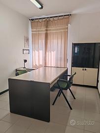Arredo Ufficio Completo - Scrivania e 2 Armadi