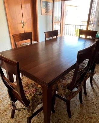 Tavolo in legno massello con 6 sedie