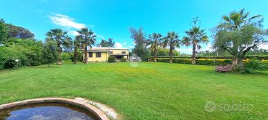 VILLA SINGOLA A LATINA