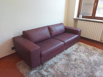 divano in pelle fioretto
