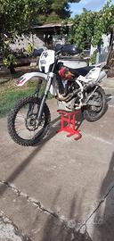 Moto Husqvarna TE 450 i