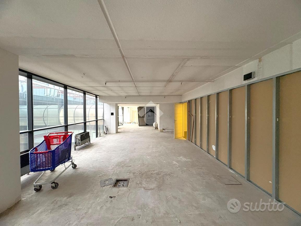 Post kummerċjali, 229 m²