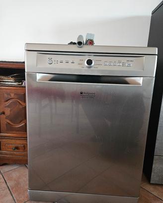 Lavastoviglie ariston
