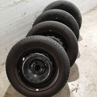 4 ruote fiat (grande)  punto gomme su 4 cerchi