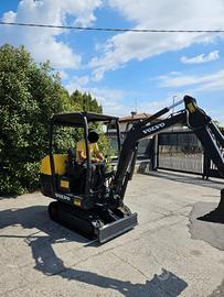 E232 - Mini escavatore 15 q.li Volvo EC15