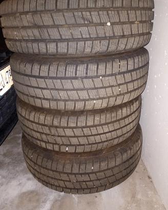 Hancook Vantra  215/70R15C 109/107S
