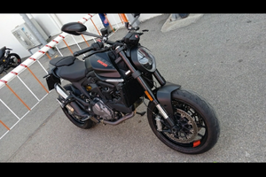 Ducati monster 937