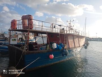 Barca con licenza di pesca