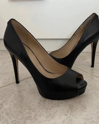Decollete spuntata Guess