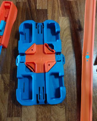 Hotwheels trackbuilder