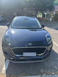Automobile Ford Puma