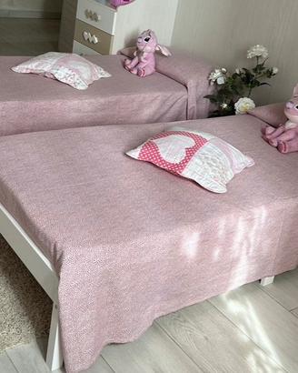 Due letti singoli con materasso ikea