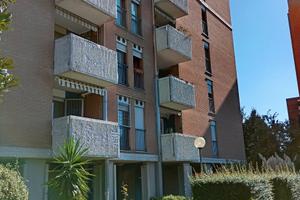 Camera luminosa con bagno privato. Metropolitana