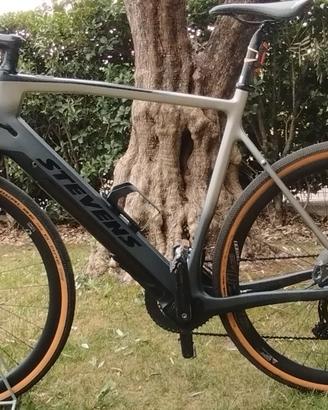 bici gravel assistita Stevens