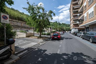 BOX AUTO NEL QUARTIERE PRATI A ROMA.
