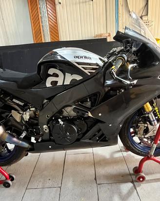 Aprilia RSV4 RF 1000
