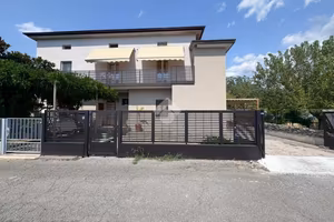 CASA SEMINDIPENDENTE A ASSISI