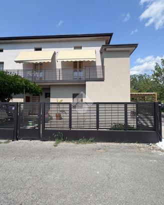 CASA SEMINDIPENDENTE A ASSISI