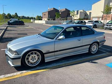 Serie 3 E36 Coupé 318is Allestimento M3