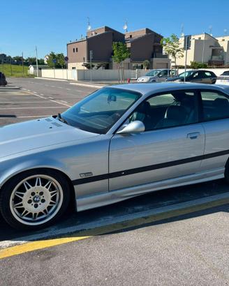 Serie 3 E36 Coupé 318is Allestimento M3