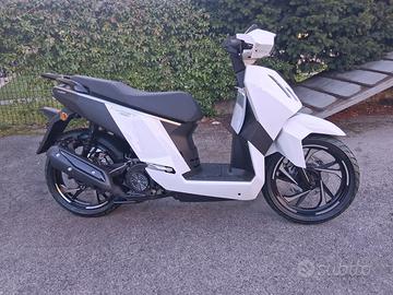 Peugeot Tweet 125-SCOOTER-BIANCO