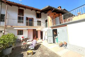 CASA SEMINDIPENDENTE A LAURIANO