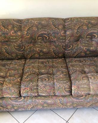 Divamo letto matrimognale con pouf