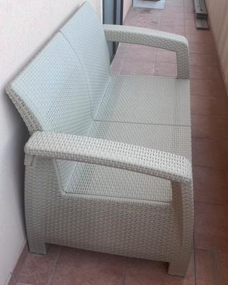 Divanetto da esterno. Non spedisco ritiro in zona