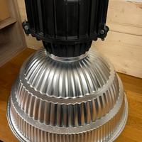 Lampada da soffitto industriale convertita