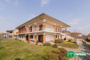 VILLA BIFAMILIARE - MOMO