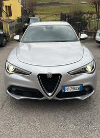 Alfa rome stelvio q4