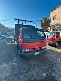 Nissan Cabstar 3.0 TDI RIBALTABILE TRILATERALE