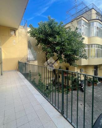 2 LOCALI A MUGNANO DI NAPOLI