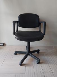 Sedia ufficio scrivania pelle ruote braccioli nera