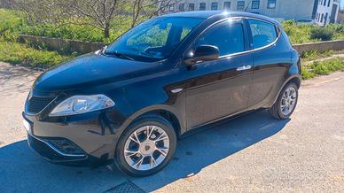 LANCIA Y GOLD 1.2 benzina neopatentati