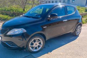 LANCIA Y GOLD 1.2 benzina neopatentati