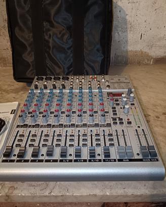 Mixer Behringer 