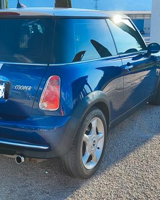 Mini Cooper r50  .