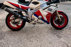 Yamaha fzr