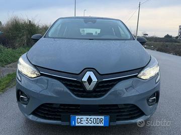 RENAULT Clio Elettrica/Benzina - 2021