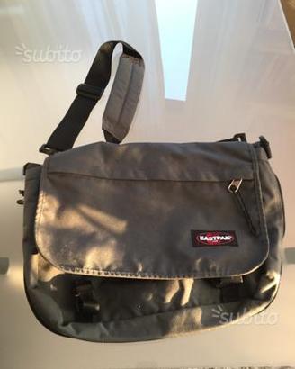 Zaino eastpak tracolla verde scuro