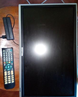 TV con telecomando 
