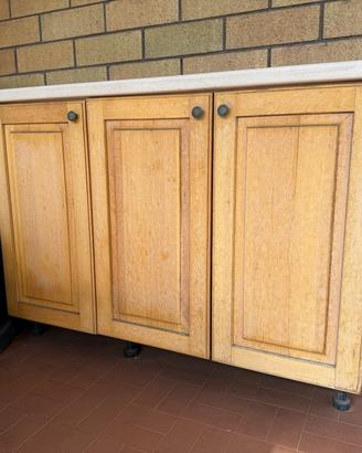 Madia in legno tre sportelli