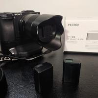 Fotocamera Sony A6300 con lente f1.4 ed accessori