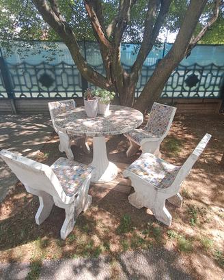 Set da Giardino Vintage in Cemento e Mosaico