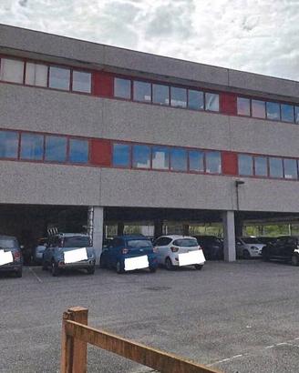 Immobile in asta di 319 m² con più di 5 locali a C