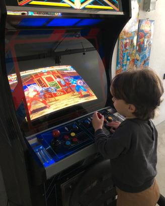 Arcade cabinato sala giochi bar anni 80 videogioco