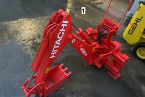 A117 Braccio Hitachi per mini pala