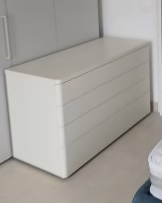 Comò bianco in legno