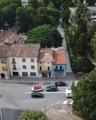 NEGOZIO A SAN MARTINO BUON ALBERGO